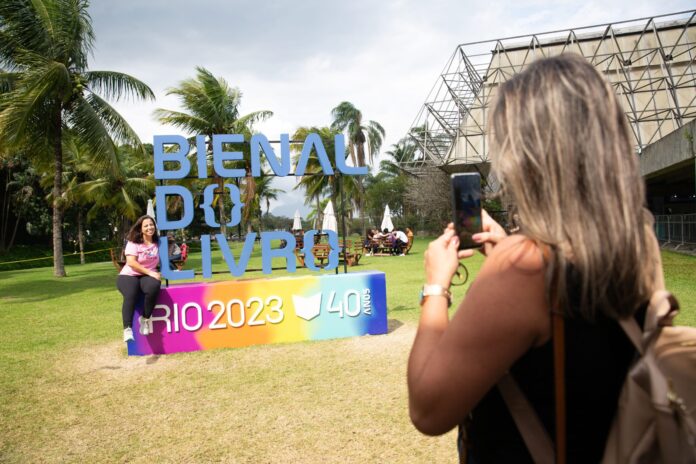 g1-bienal-visual2-vl-scaled