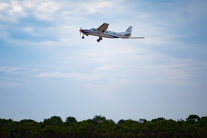 151025-ie-aeronave-levantamentos-aerogeofisicos-sgb-092-o