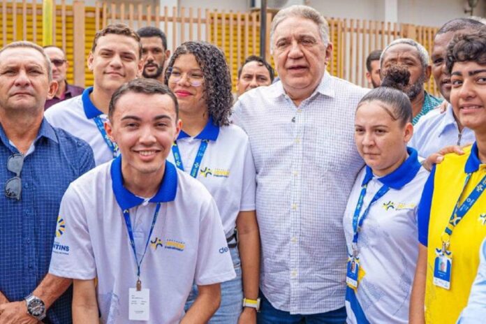 governador-em-exercicio-laurez-moreira-psd-e-jovens-no-auditorio-do-palacio-araguaia-hiroshi-fukushima-governo-do-tocantins