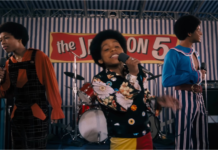 ‘Michael’ emociona com lado musical do Rei do Pop, mas deixa de lado de vida complexa; g1 já viu