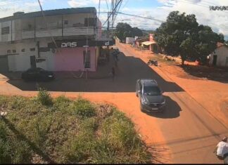 Motociclista morre após bater em porta de carro e ser atropelado por picape em Araguaína